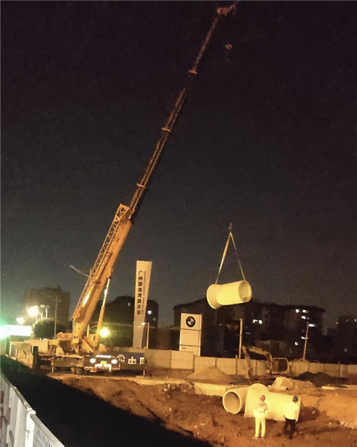 东丽区“弯臂矫正”—— 吊车的 “形变补偿” 技术